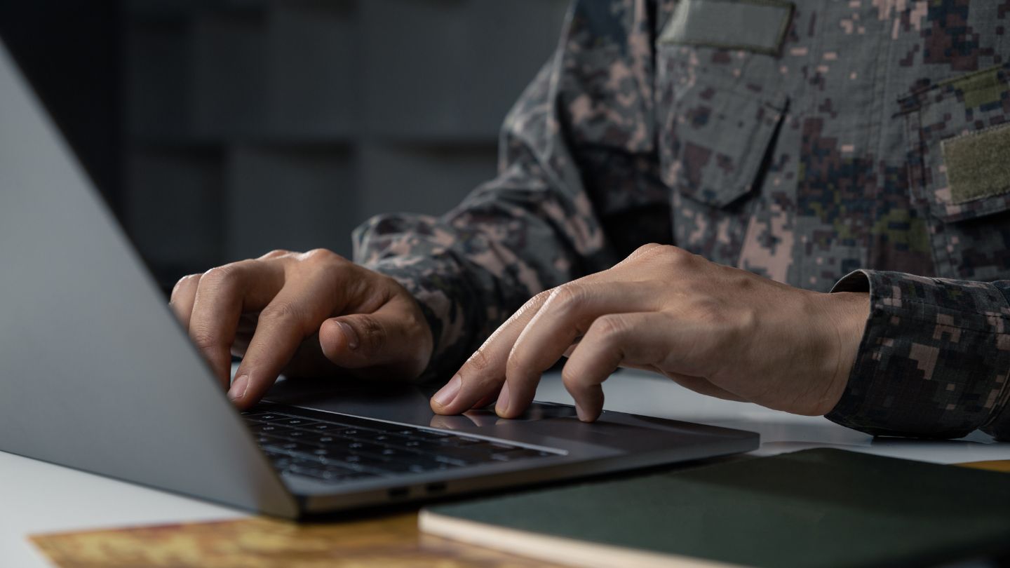 Militär und Sicherheitsbehörden